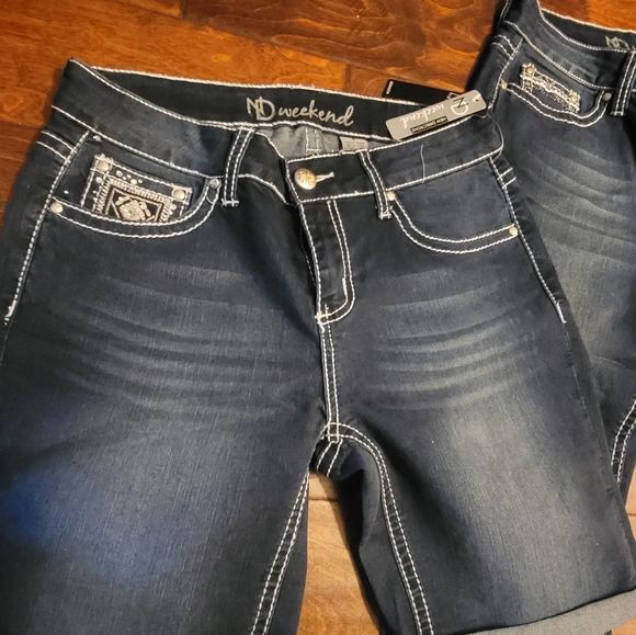 BNWT Bundle of 4 Women's Capris/Shorts - Sizes 6/8 - Picture 3 of 16